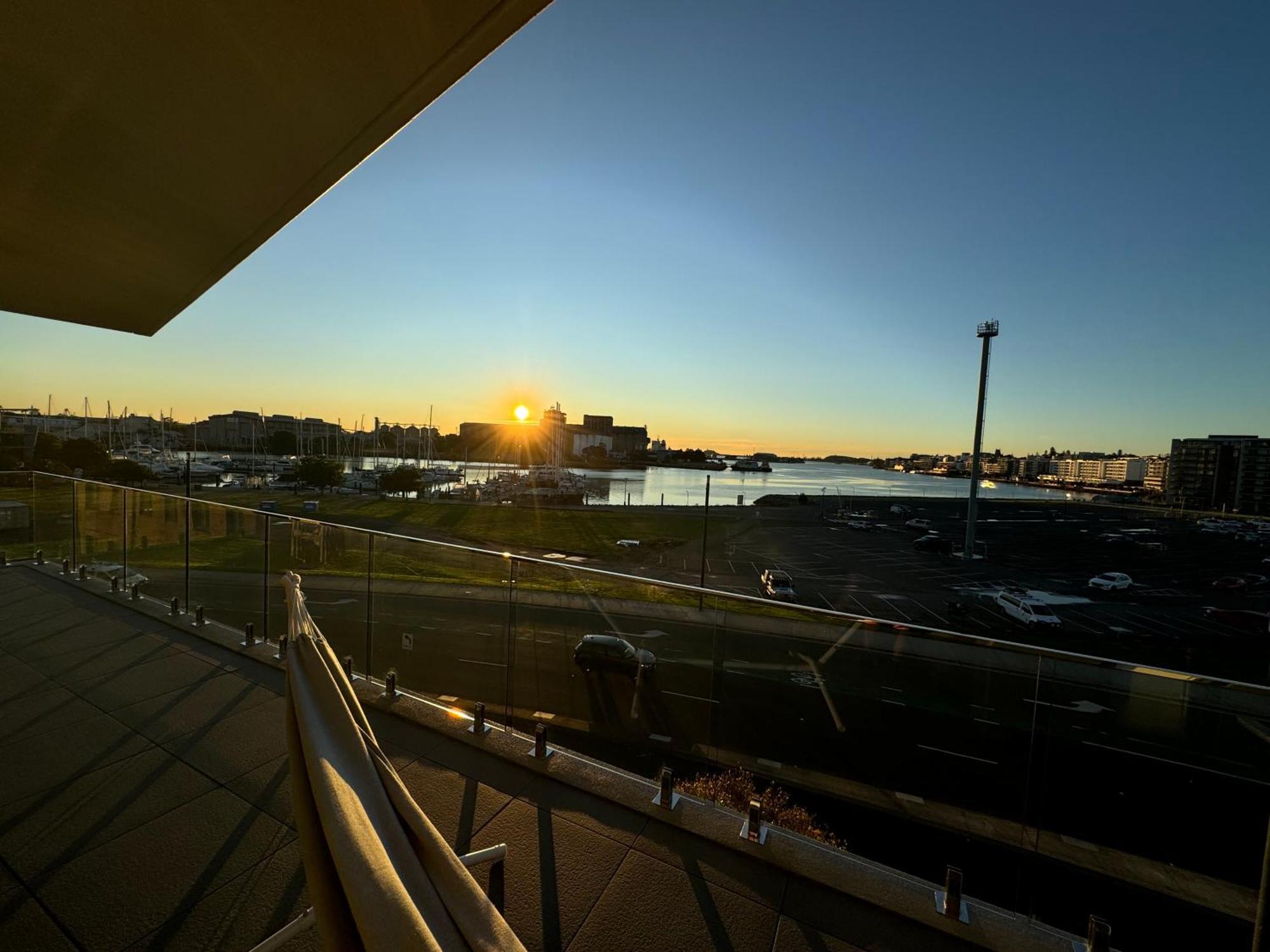 Harbour Towers, Newcastle'S Elite Apartment Stays, Free Parking & Tram Access Exterior photo